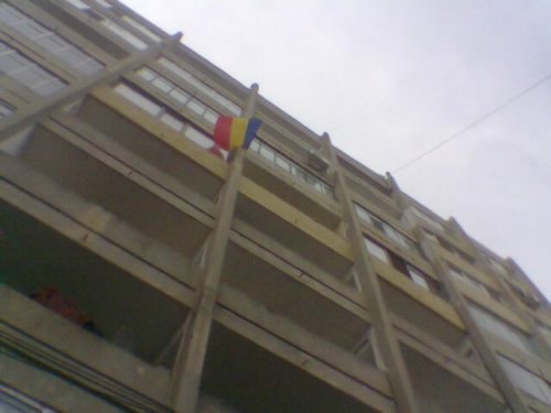 steag romanesc pe bloc